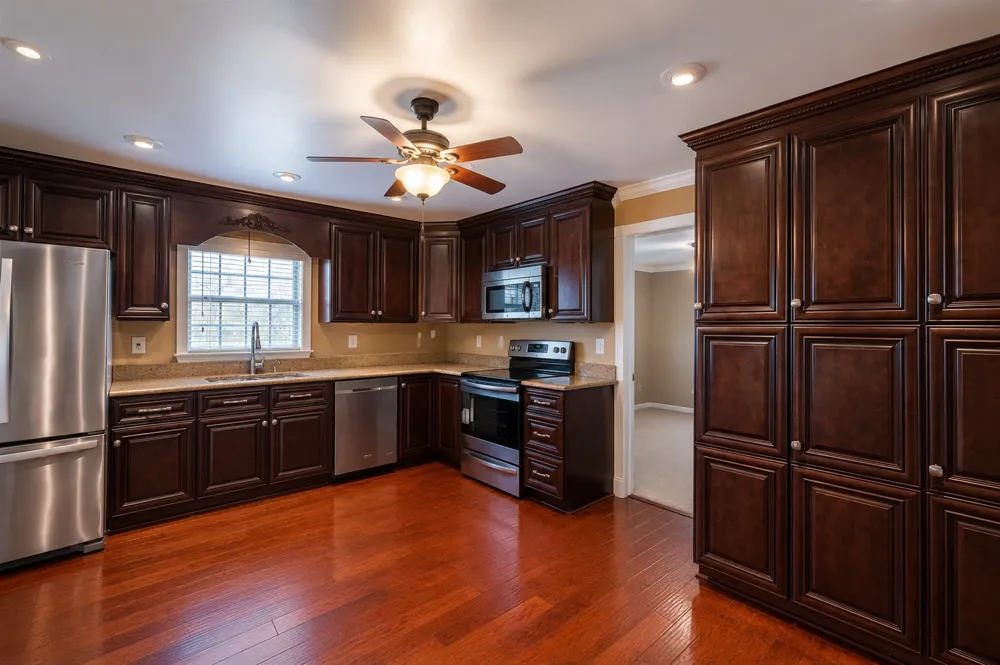 909 Main Street Ector, TX 75439