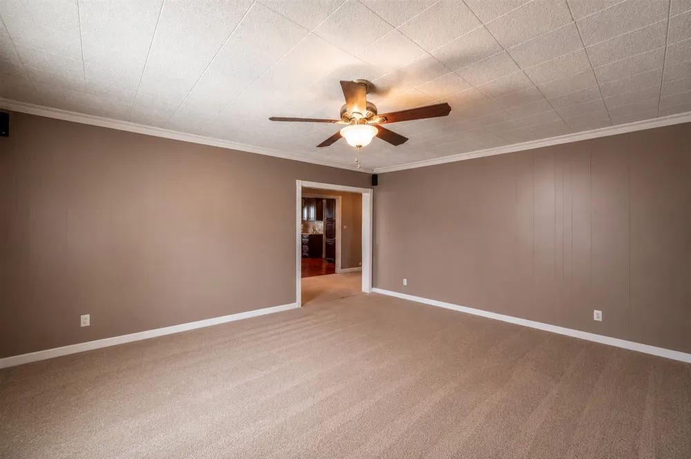909 Main Street Ector, TX 75439
