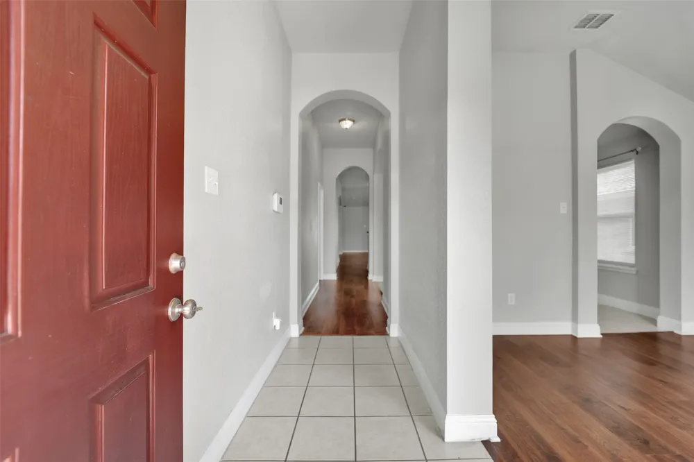 5205 Mirror Lake Drive Haltom City, TX 76117