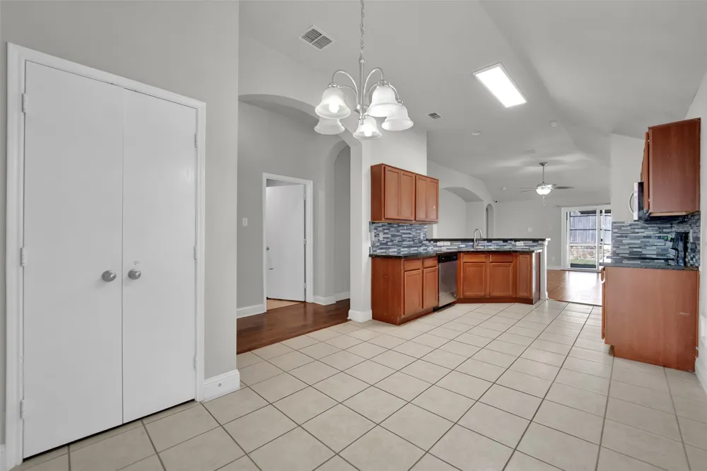 5205 Mirror Lake Drive Haltom City, TX 76117