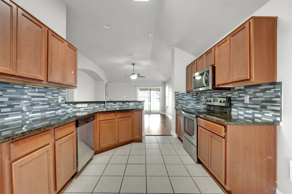 5205 Mirror Lake Drive Haltom City, TX 76117