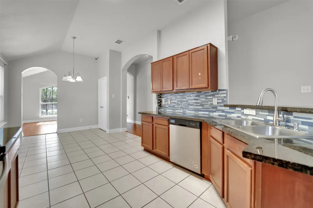 5205 Mirror Lake Drive Haltom City, TX 76117