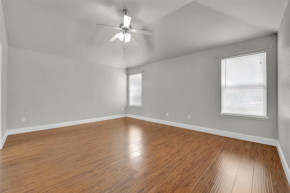 5205 Mirror Lake Drive Haltom City, TX 76117