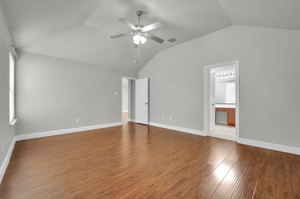 5205 Mirror Lake Drive Haltom City, TX 76117