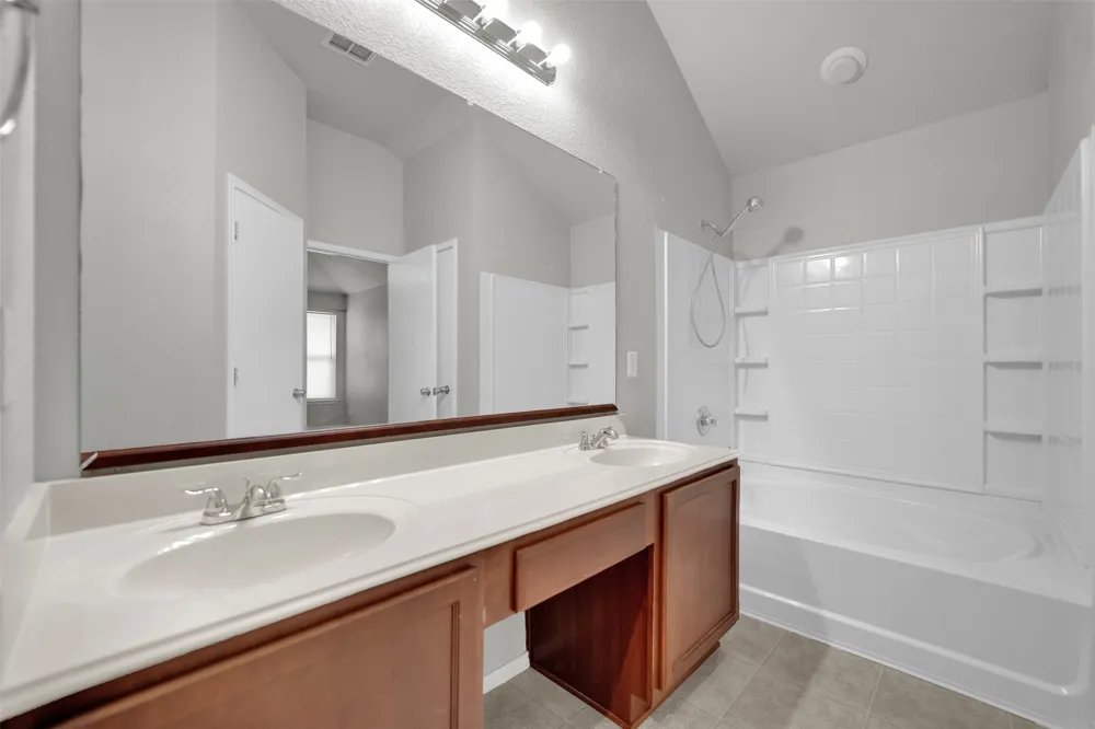 5205 Mirror Lake Drive Haltom City, TX 76117