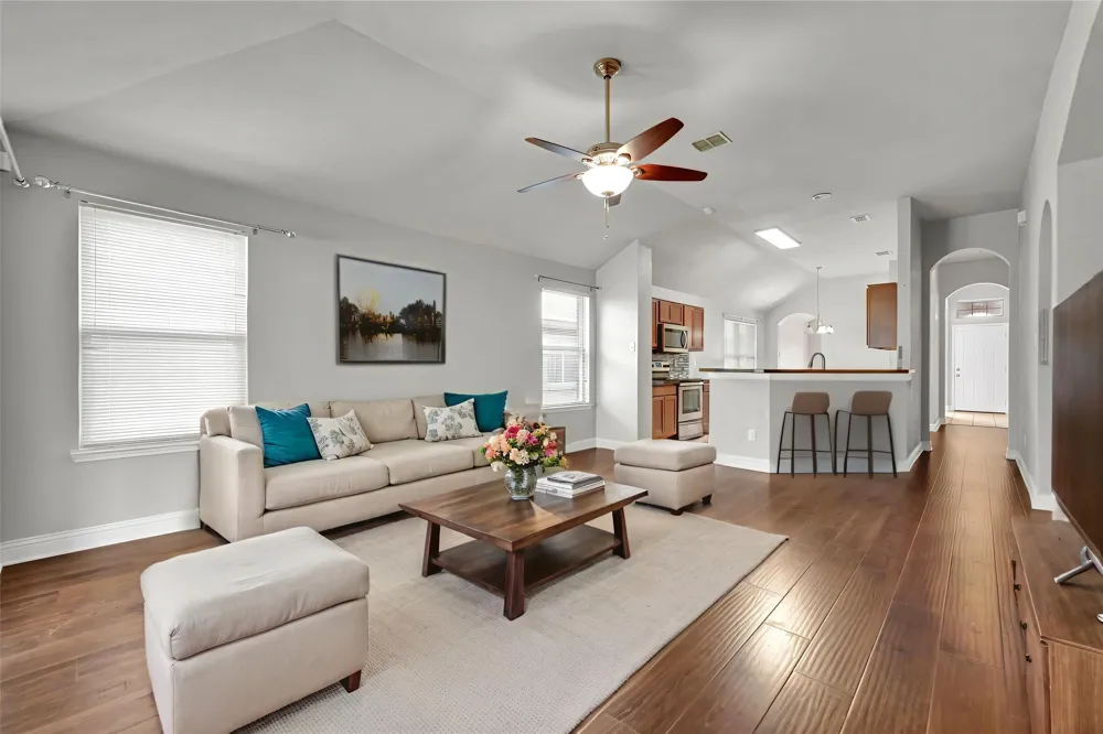 5205 Mirror Lake Drive Haltom City, TX 76117