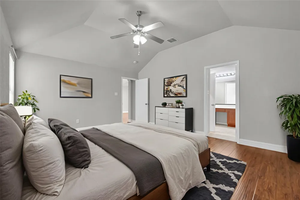 5205 Mirror Lake Drive Haltom City, TX 76117