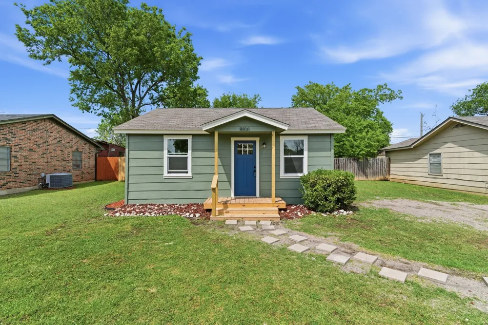 8816 Spaugh Court White Settlement, TX 76108