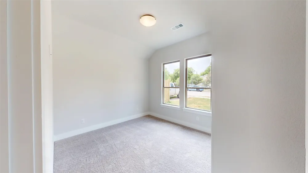 2825 S Grove Street Fort Worth, TX 76104
