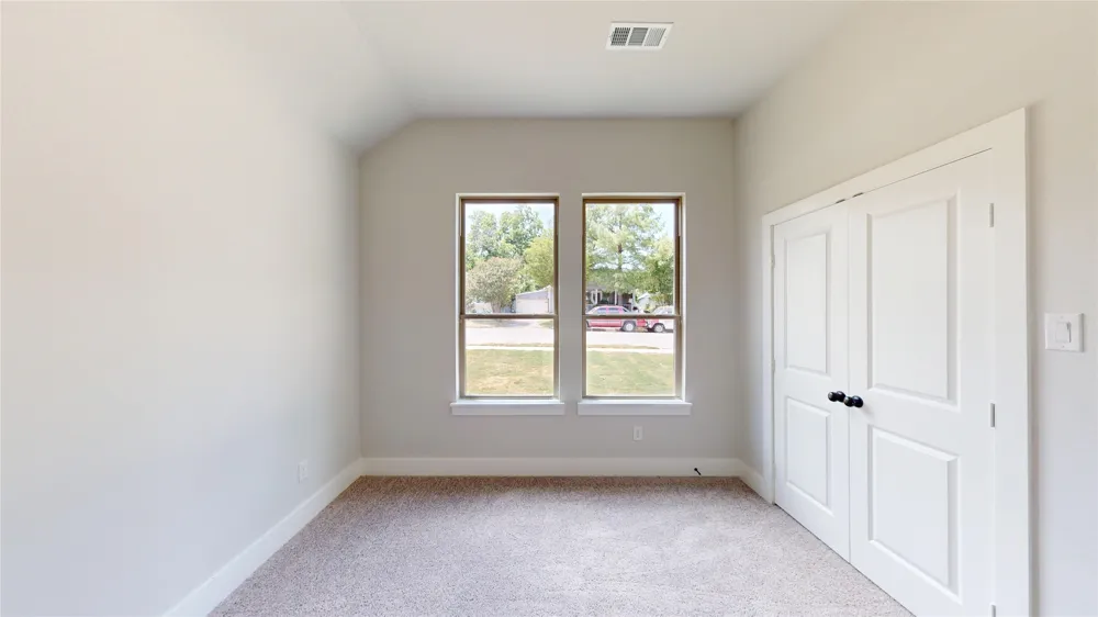 2825 S Grove Street Fort Worth, TX 76104