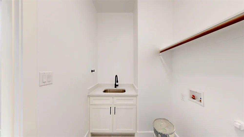 2825 S Grove Street Fort Worth, TX 76104