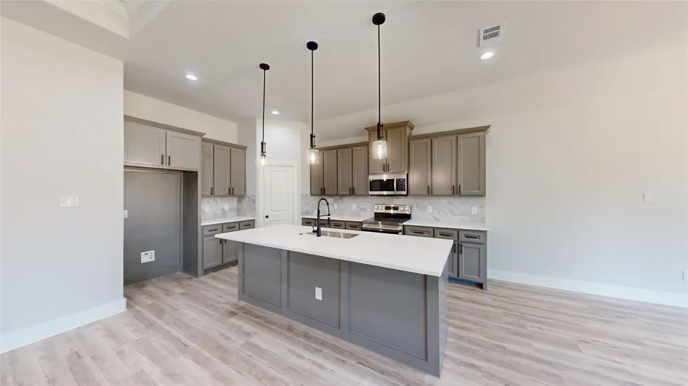 2825 S Grove Street Fort Worth, TX 76104