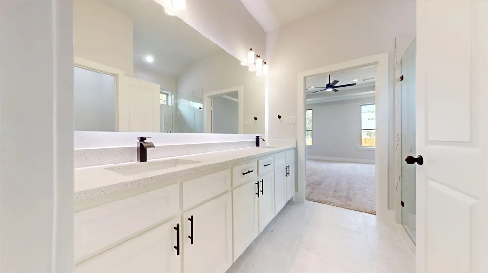 2825 S Grove Street Fort Worth, TX 76104