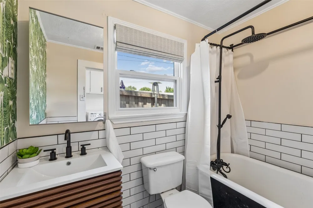 802 Turner Avenue Dallas, TX 75208
