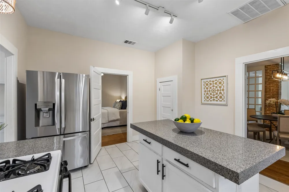 802 Turner Avenue Dallas, TX 75208