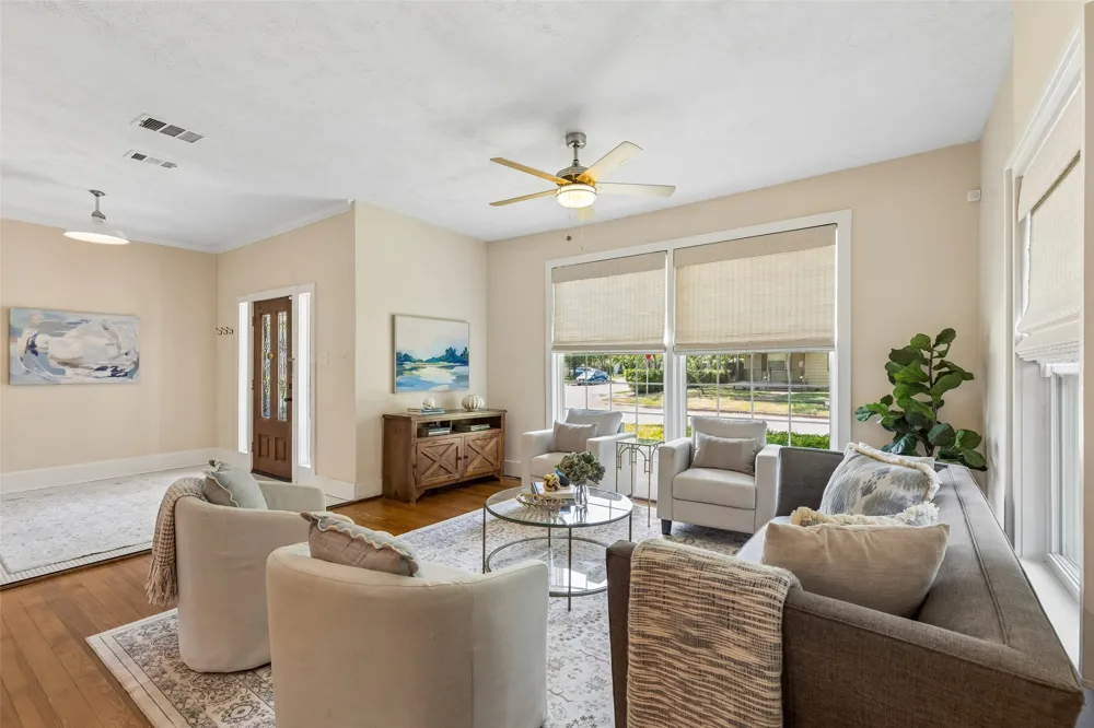 802 Turner Avenue Dallas, TX 75208