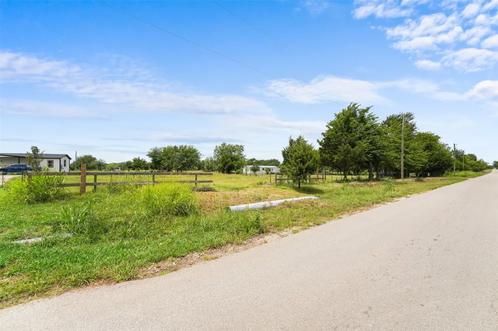 2308 County Road 3417 Wills Point, TX 75169