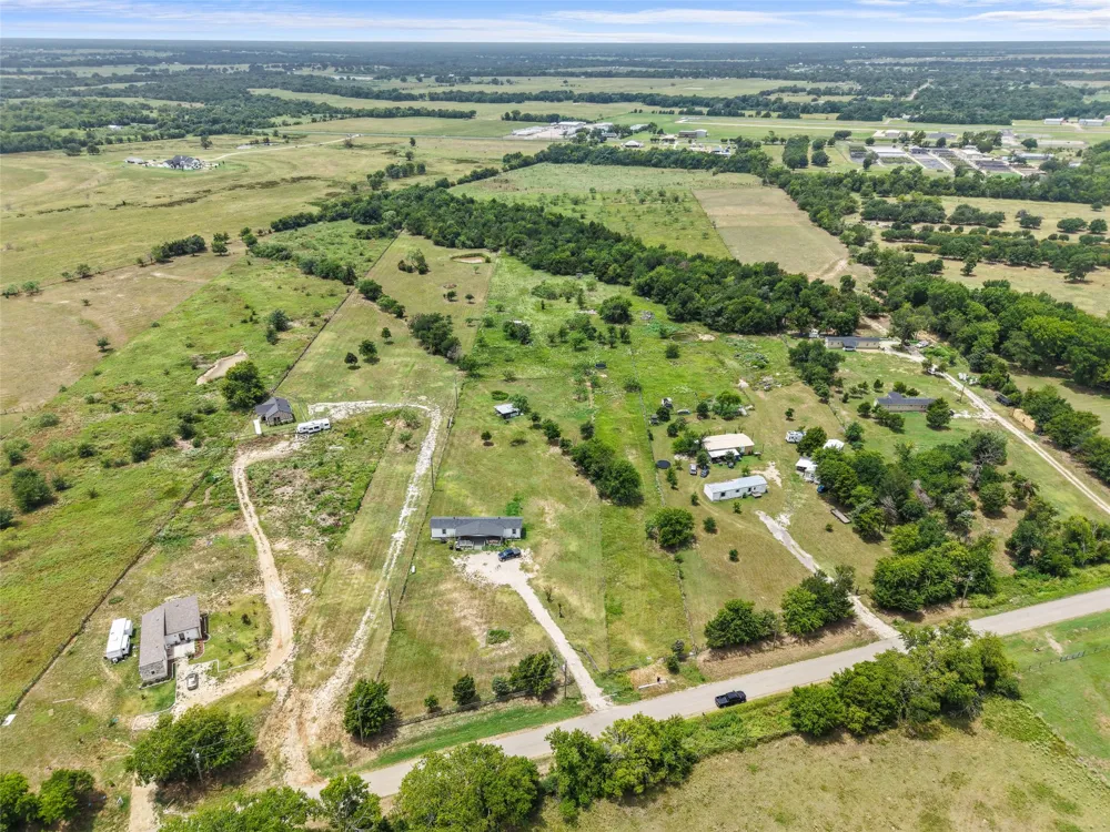 2308 County Road 3417 Wills Point, TX 75169