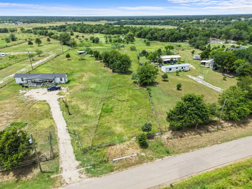 2308 County Road 3417 Wills Point, TX 75169