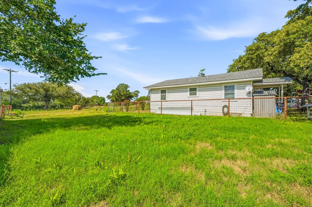 3704 County Road 801 Cleburne, TX 76031