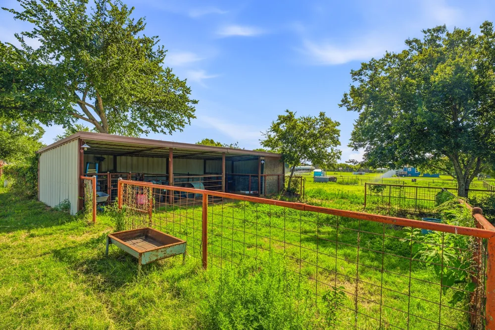 3704 County Road 801 Cleburne, TX 76031