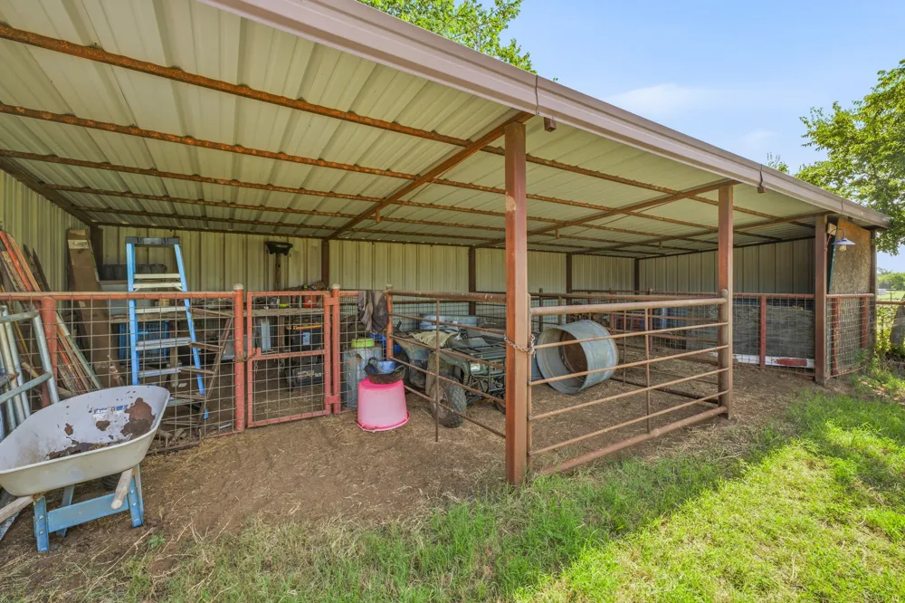 3704 County Road 801 Cleburne, TX 76031