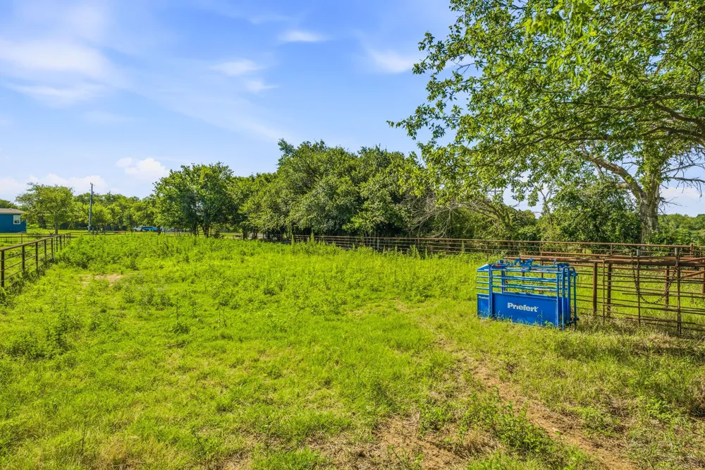 3704 County Road 801 Cleburne, TX 76031