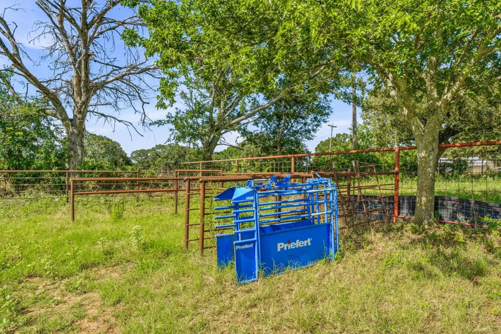 3704 County Road 801 Cleburne, TX 76031
