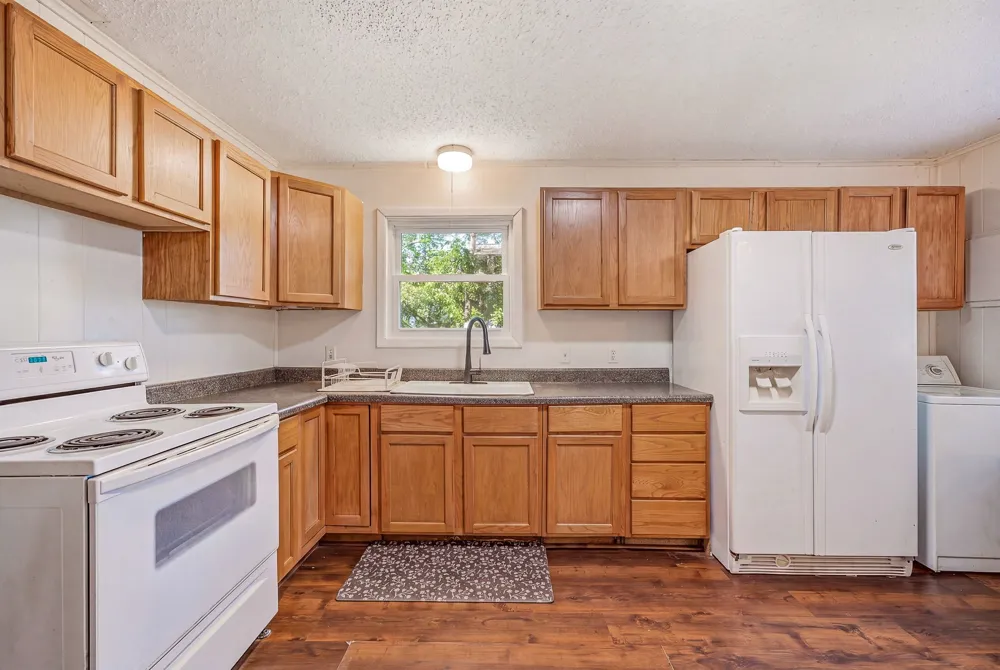 3704 County Road 801 Cleburne, TX 76031