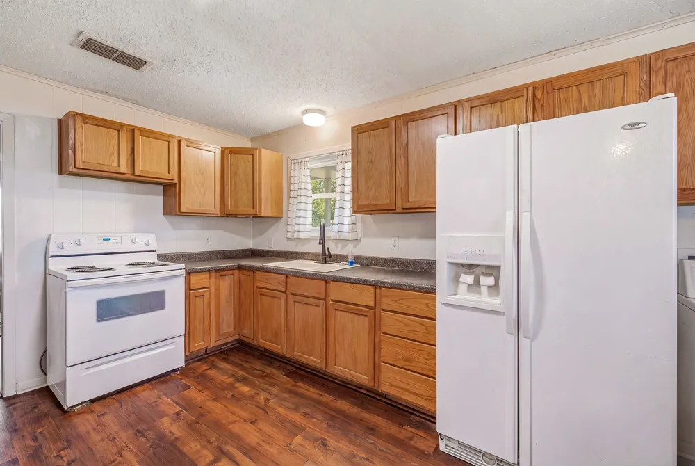 3704 County Road 801 Cleburne, TX 76031