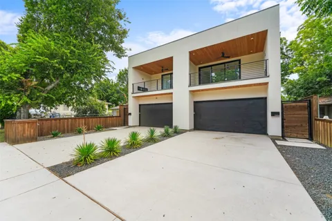 2304 Hondo