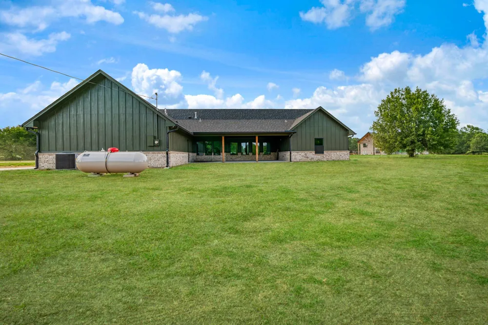 829 Private Road 44005 Blossom, TX 75416