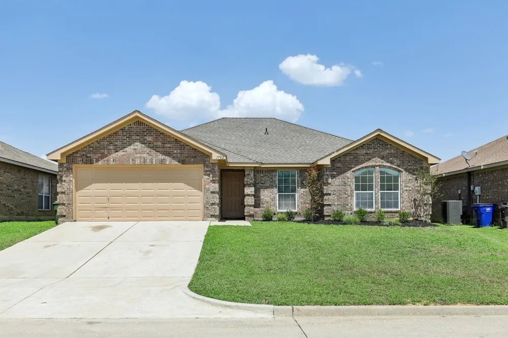 1702 La Caya Drive Mansfield, TX 76063