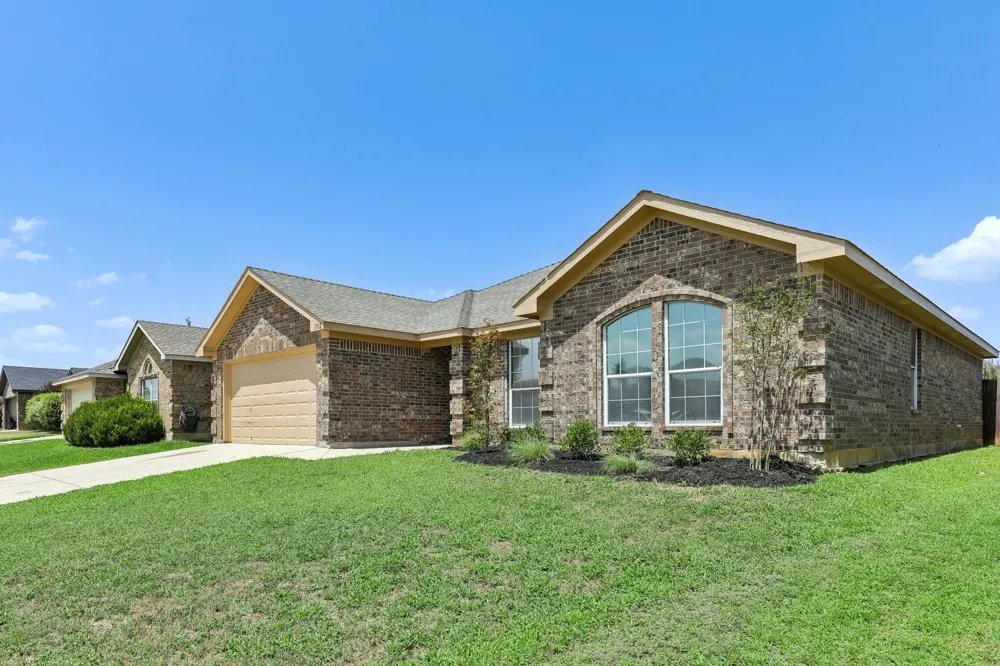 1702 La Caya Drive Mansfield, TX 76063