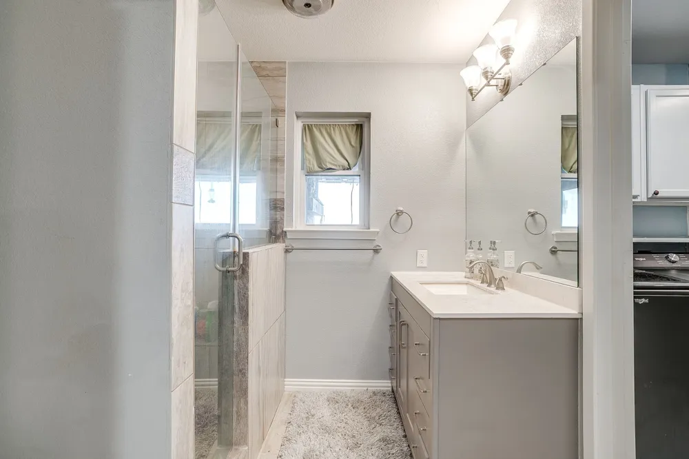 207 Trails End Poolville, TX 76487