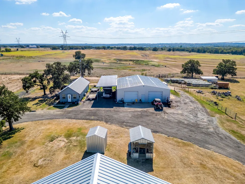 207 Trails End Poolville, TX 76487