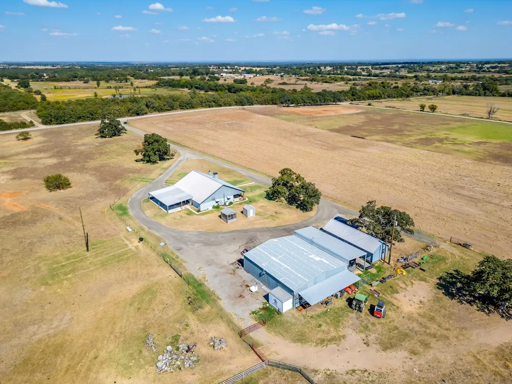207 Trails End Poolville, TX 76487