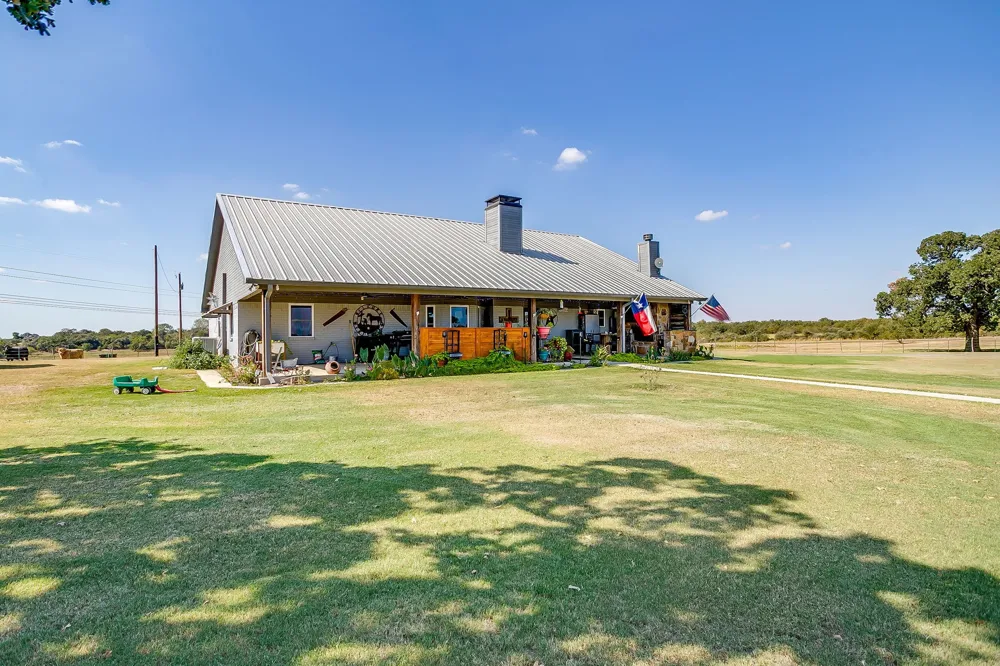 207 Trails End Poolville, TX 76487