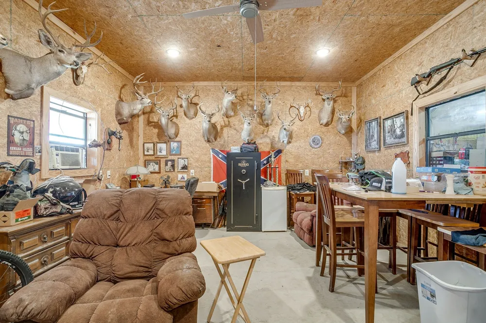 207 Trails End Poolville, TX 76487
