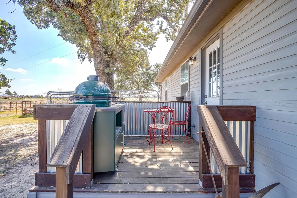 207 Trails End Poolville, TX 76487
