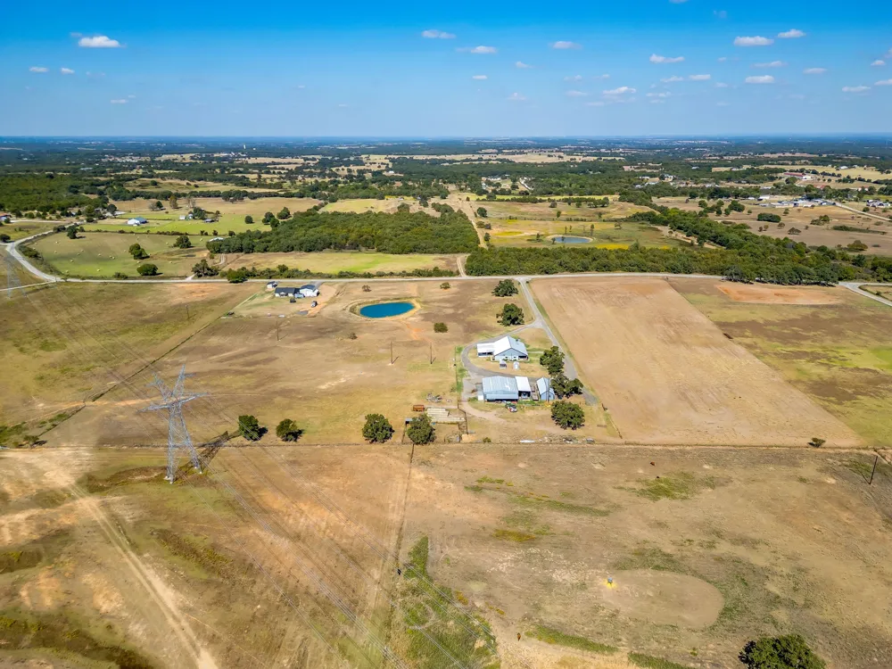 207 Trails End Poolville, TX 76487