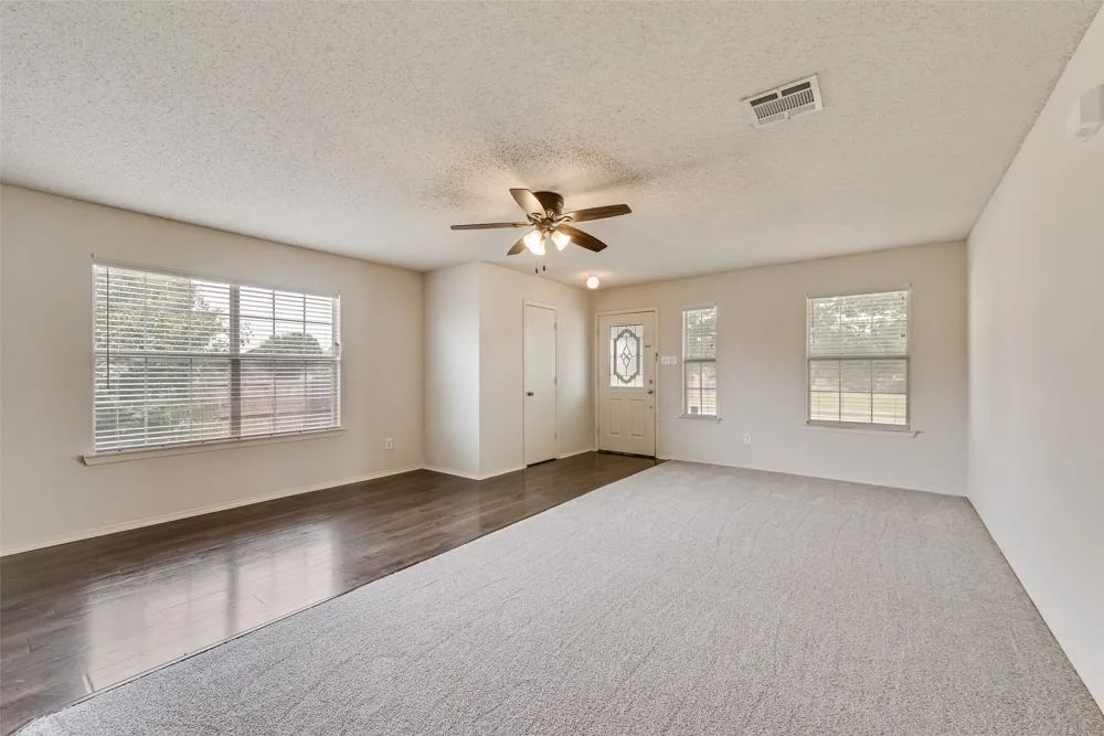 124 Independence Avenue Venus, TX 76084