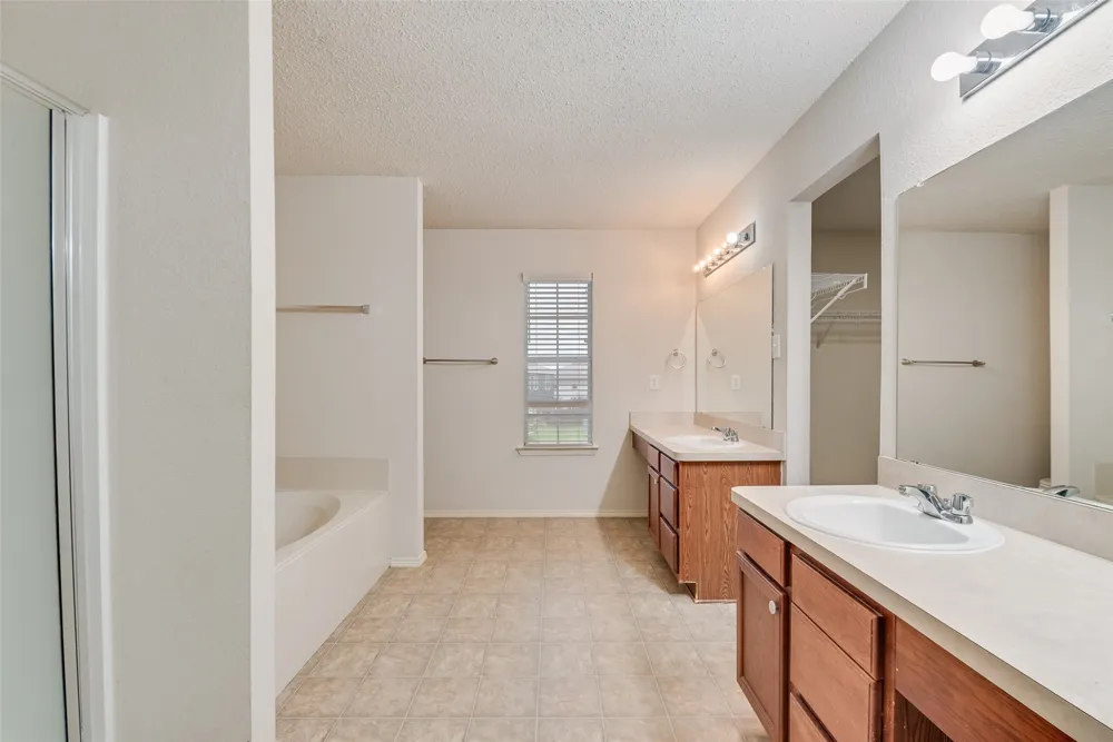 124 Independence Avenue Venus, TX 76084