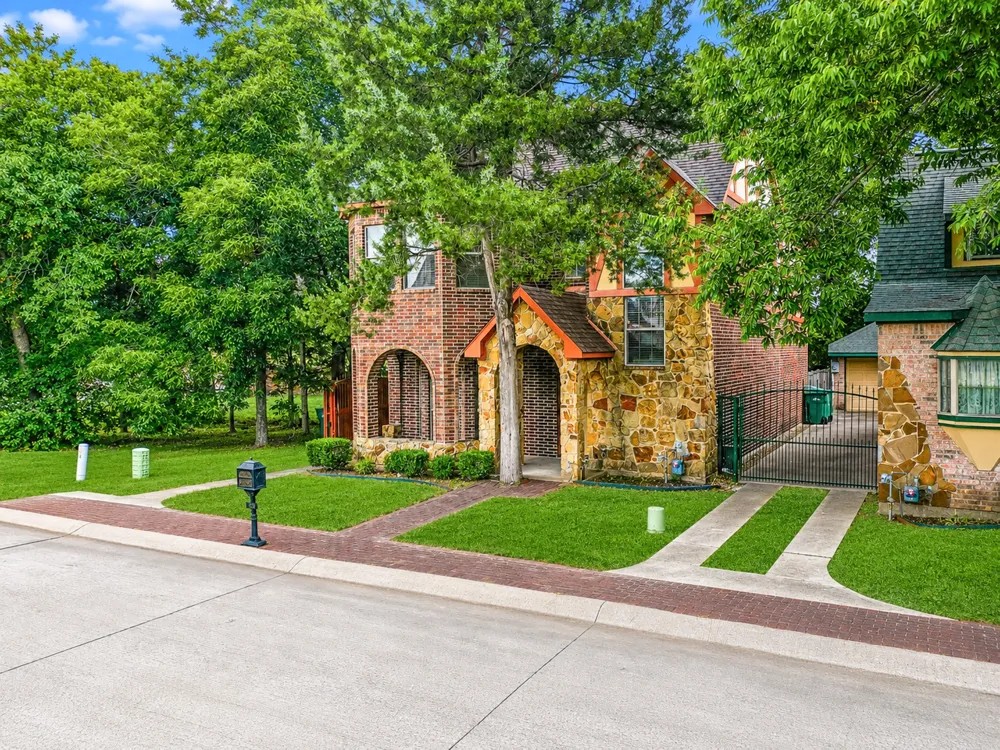 504 Phillip Drive Cedar Hill, TX 75104