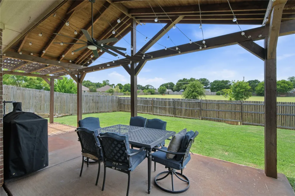 8 Tallwood Lane Edgecliff Village, TX 76134