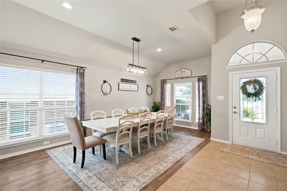 8 Tallwood Lane Edgecliff Village, TX 76134