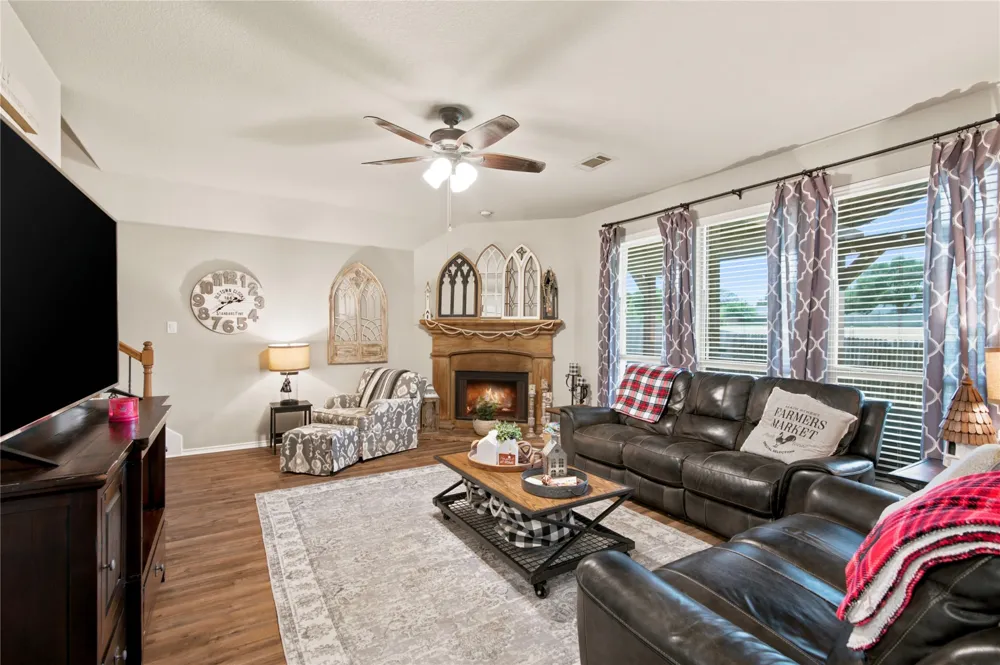 8 Tallwood Lane Edgecliff Village, TX 76134