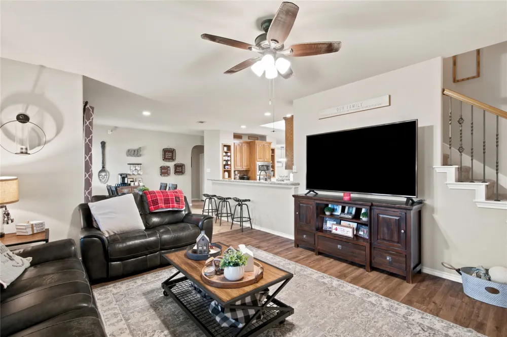 8 Tallwood Lane Edgecliff Village, TX 76134