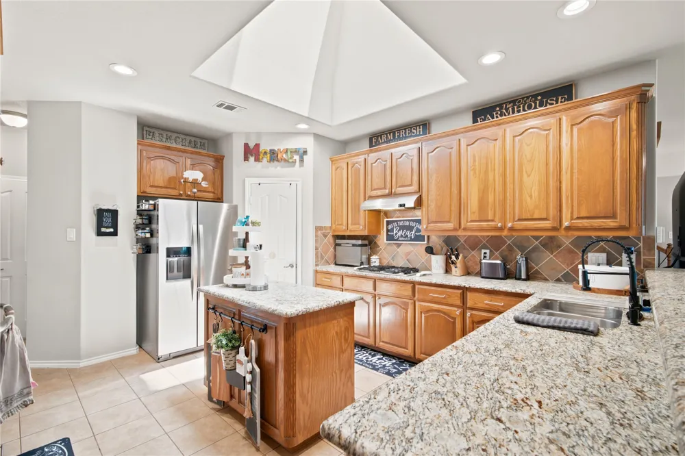 8 Tallwood Lane Edgecliff Village, TX 76134