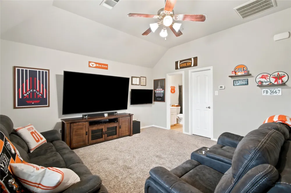 8 Tallwood Lane Edgecliff Village, TX 76134